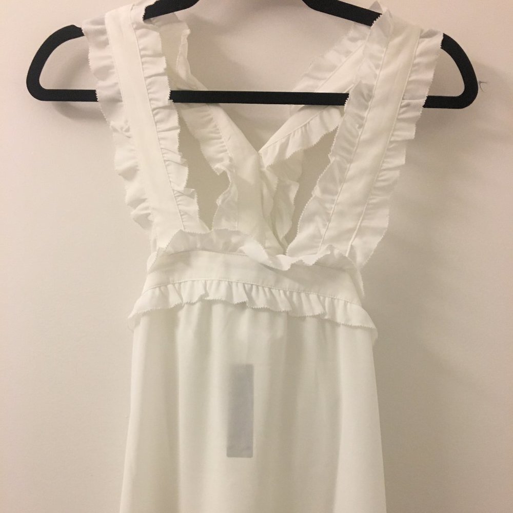 White drapery tank 10 petite